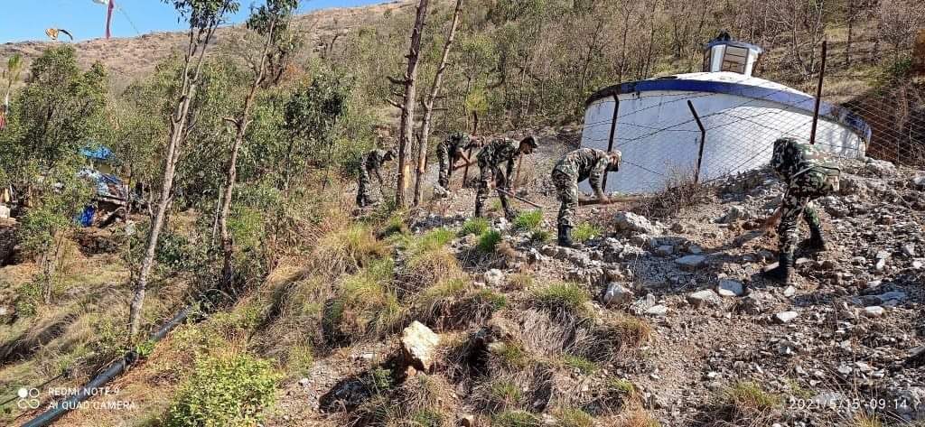 सेनाद्वारा अस्पतालमा खाने पानीकाे व्यवस्था