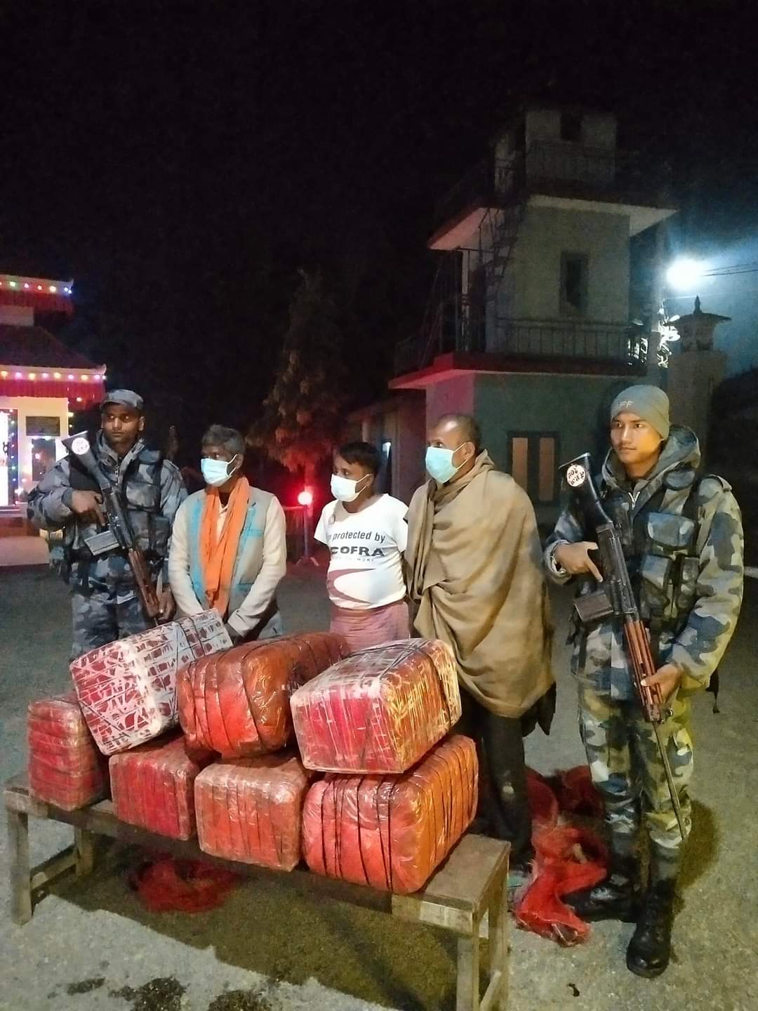 भारत लैजान लागेको एक क्वीन्टलभन्दा बढी गाँजा सहित ३ जना पक्राउ