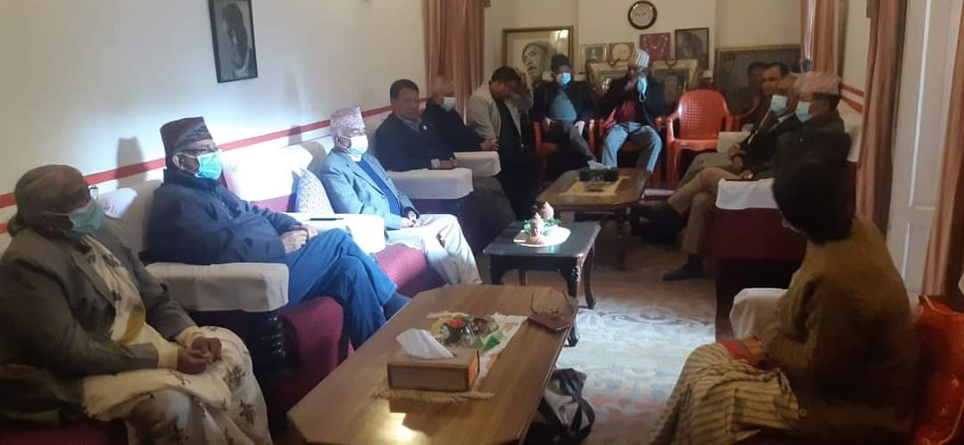 सभापतिको उम्मेदवार तय गर्न पौडेल समूह बत्तिसपुतलीको पार्टी प्यालेसमा भेला