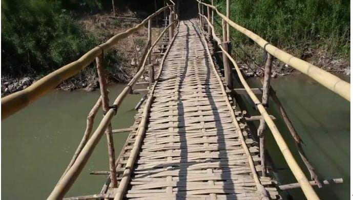 १० रुपैयाँ नतिरी बाँसको पुल तर्न निषेध
