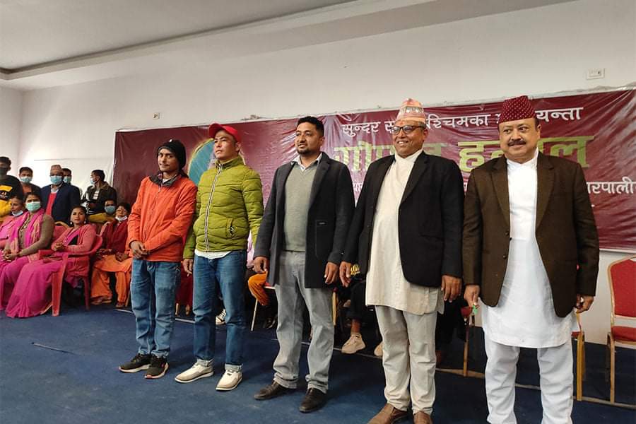 धनगढीको मेयरमा गोपाल हमालको उम्मेदवारी