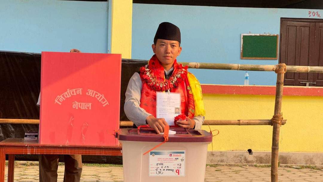 एमाले उम्मेदवार सुहाङ नेम्वाङले गरे मतदान