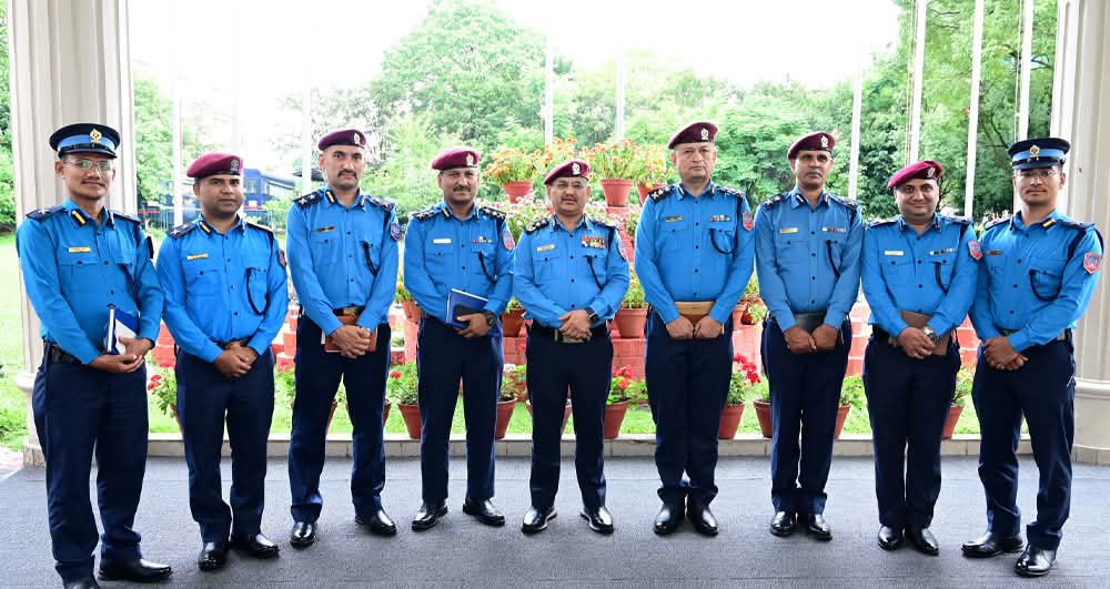 आईजीपी थापाद्धारा दुई एसपीसहित ८ जना प्राविधिक प्रहरीहरूलाई दर्ज्यानी प्रदान