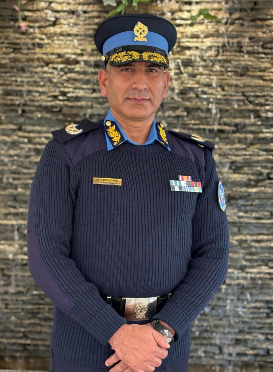 मधेसमा मदिरा तस्करी र लागुऔषधको सञ्जाल तोड्दै डीआईजी चतुर्वेदी