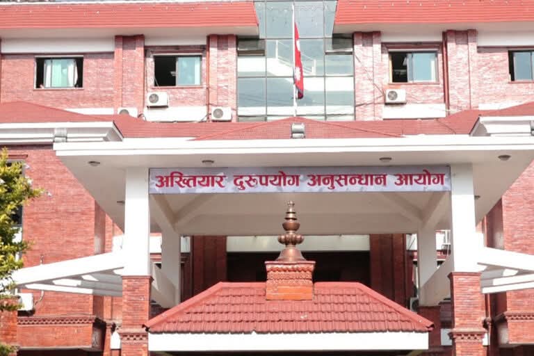 जापानमा रहेका व्यक्तिलाई समेत बुटवलबाट लाइसेन्स! परीक्षाको नतिजा किर्ते गरेर १३ जनालाई सवारी अनुमतिपत्र, कार्यालय प्रमुखसहित सात जनाविरुद्ध भ्रष्टाचार मुद्दा