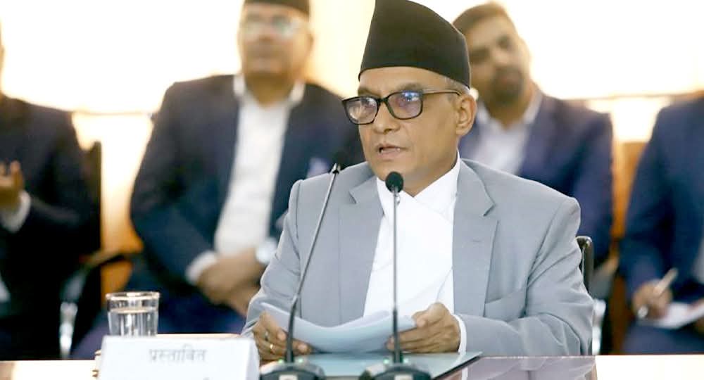 घुस प्रकरणमा नाम जोडिएपछि प्रधानन्यायाधीशको खण्डन, भने– समाचार देखेर स्तब्ध भएँ